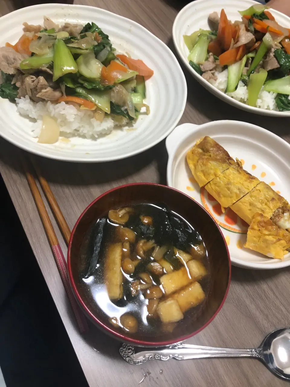 ・中華丼・卵焼き（桜えび入り）・赤だし（なめこ、油揚げ、わかめ）|ちっちゃんさん