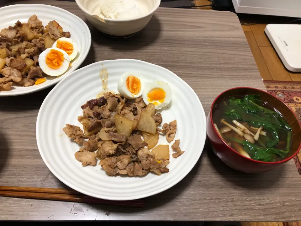 ・ご飯・豚大根のガリバタ醤油炒め・味噌汁（ほうれん草、しめじ）|ちっちゃんさん