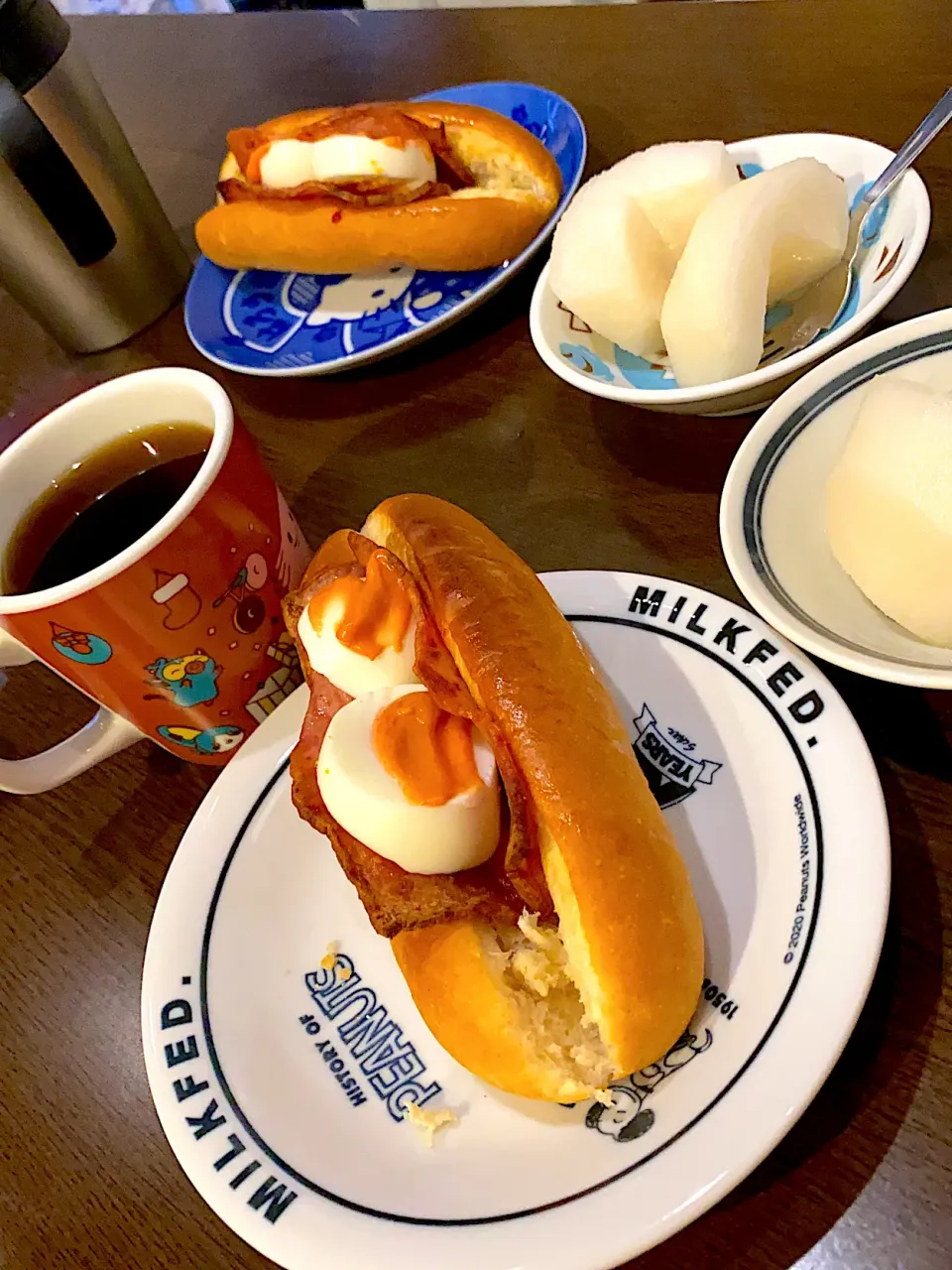 ハムたまごサンド🥖🥚🥩　オーロラ辛ソース　梨　コーヒー☕️|ch＊K*∀o(^^*)♪さん