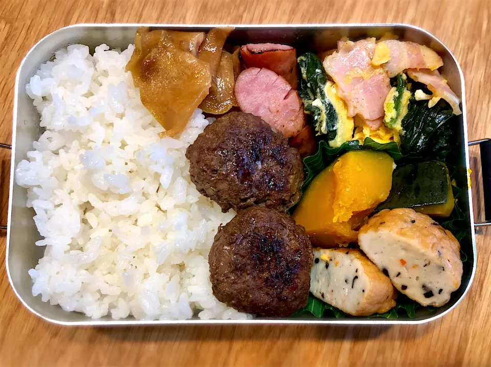 サラ弁〜素朴弁当（◞‿◟）　　　　　　　　　肉団子　ほうれん草とベーコンの卵とじ　南瓜煮付け　瓜の漬物|じゅんさんさん