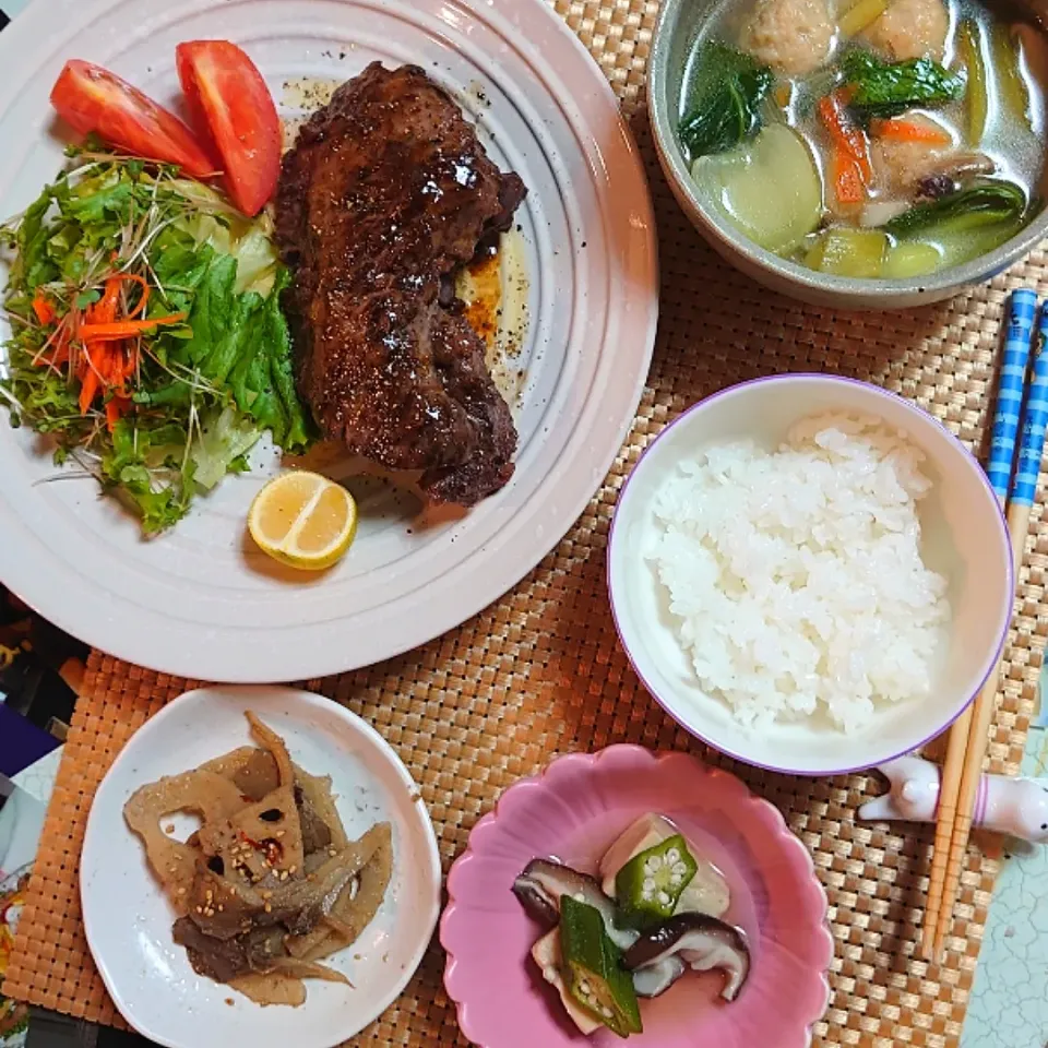 マグロのほほ肉ステーキ　ニンニクバター醤油味で夕ご飯🍴|ポチさん