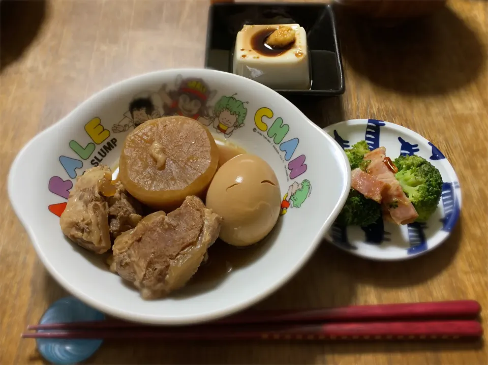 豚軟骨と大根の煮込み・ペペロンチーノブロッコリー・冷奴・味噌汁・ご飯|ちびろ菌さん