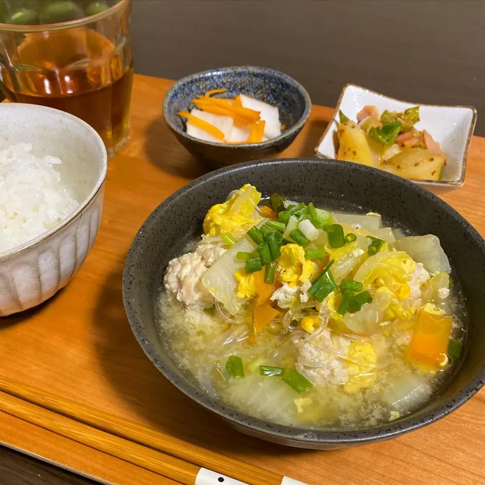 Snapdishの料理写真:豆腐鶏団子と白菜の春雨スープ|ちぐあささん