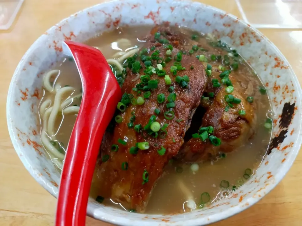 石垣島　明石食堂でソーキそば|フージさん