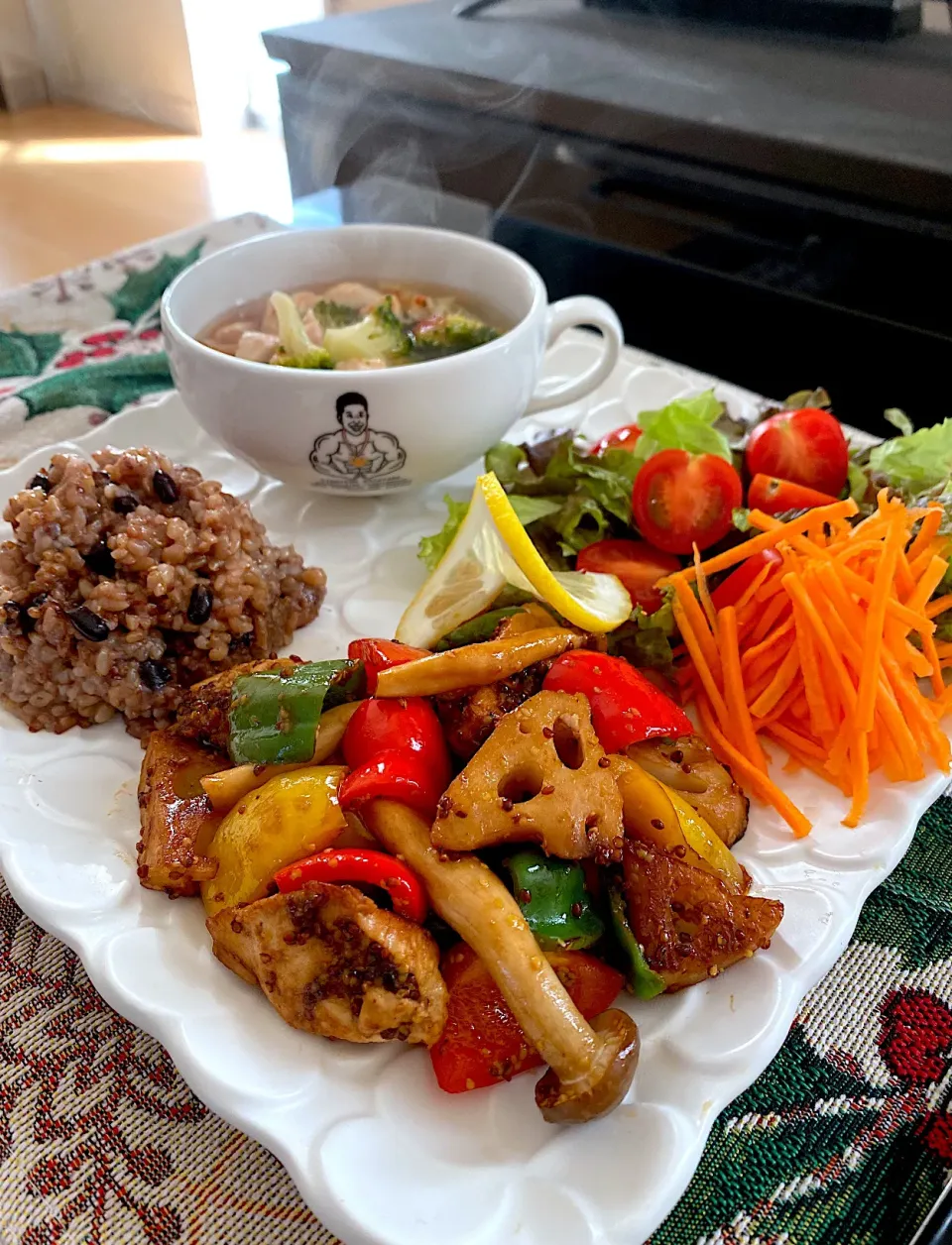 ゆかりさんの料理 鶏肉と根菜のハニーマスタードプレート🍯🐝|ゆかりさん