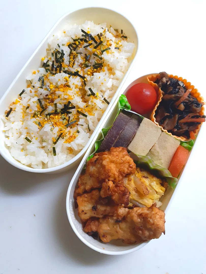 ☆中学生弁当☆のりたまごはん、ひじき煮物、ミニトマト、薩摩芋レモン煮、高野豆腐、ジャガイモのオムレツ(マヨネーズ入り)、唐揚げ|ｼｮｺﾗさん