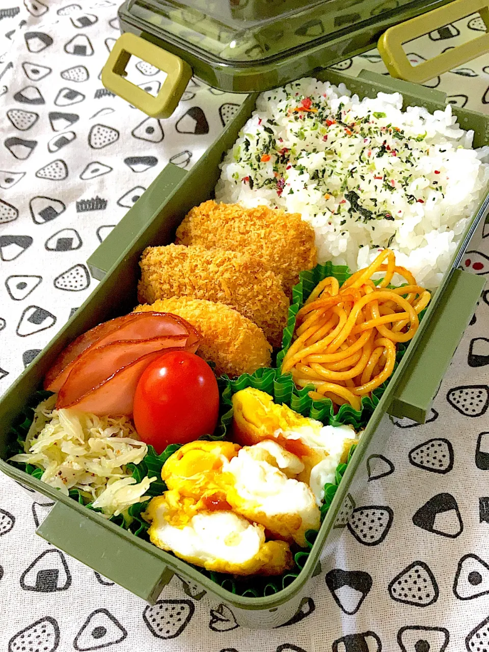 Snapdishの料理写真:ミックスフライ弁当|SaDaさん