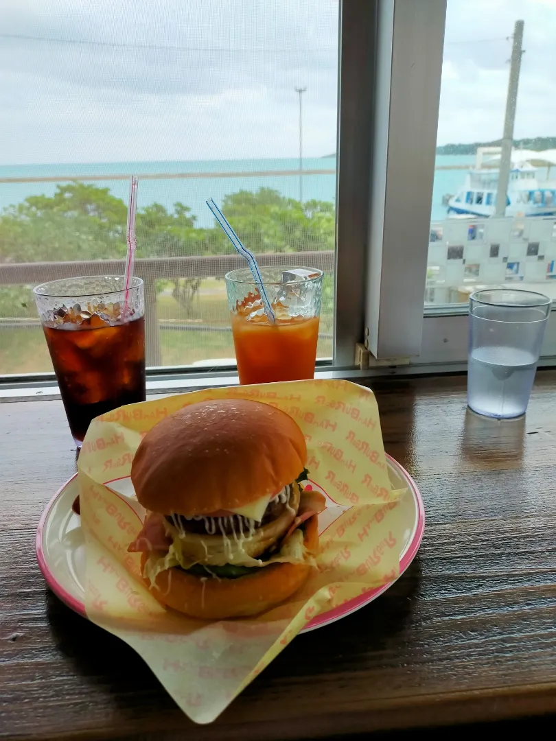 小浜島　BOB'S　Cafe　ハンバーガー旨い|フージさん