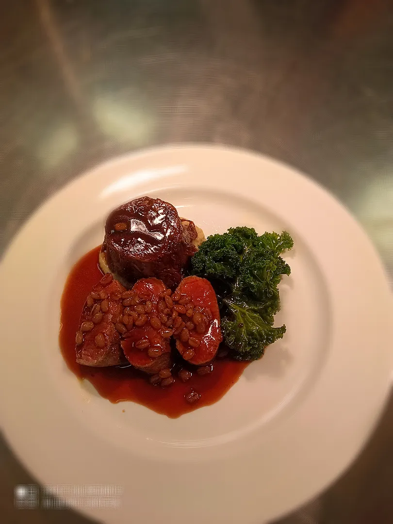 Snapdishの料理写真:lamb with red wine lamb juice|Chef Dojaさん