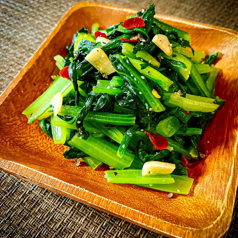 Snapdishの料理写真:びせんさんの料理 小松菜ペペロンチーノ🌱|にゃんぺこさん