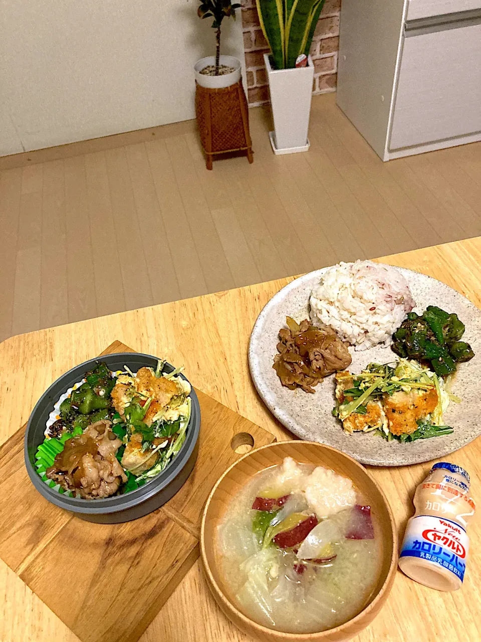 Snapdishの料理写真:今日の旦那さんお弁当とmyランチプレート😋|さくたえさん