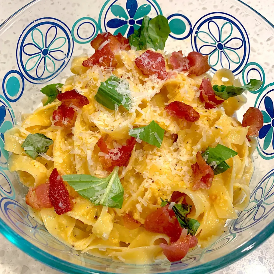 Bacon and basil carbonara|🌺IAnneさん