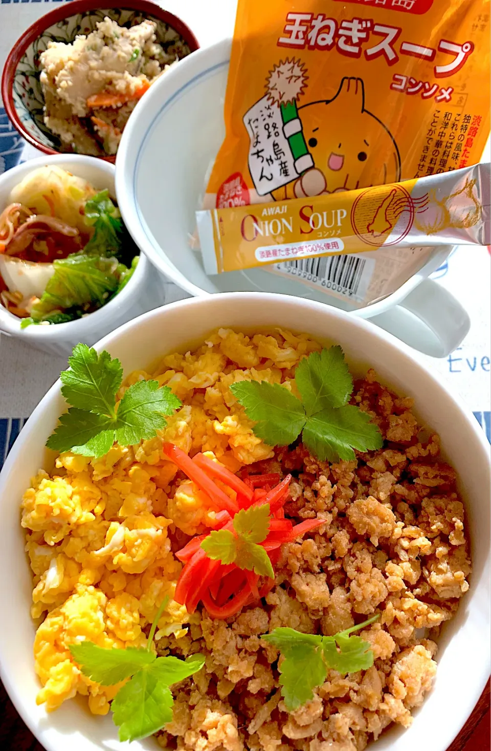 うまかばいで肉そぼろ卵そぼろ丼|シュトママさん