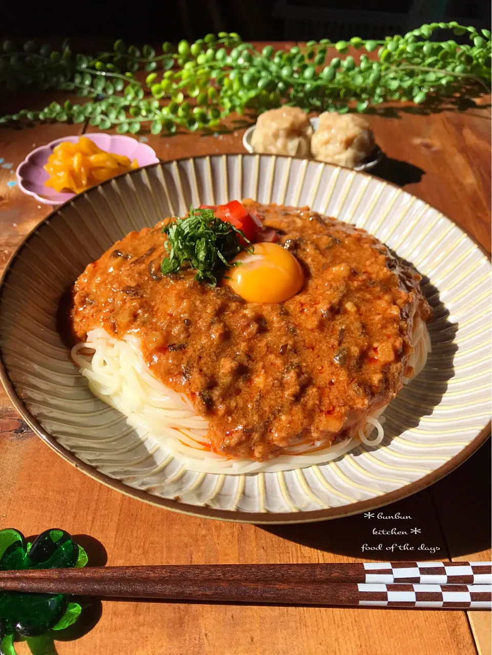 カレーじゃないよ、汁なし坦々麺です。|ハナたなさん