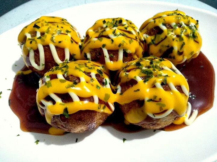 Snapdishの料理写真:Takoyaki Cheesy Overload|Carolyn Cuenca Relativoさん