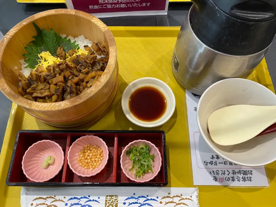 友達とlaunch  アナゴ丼|ようか✩.*˚さん