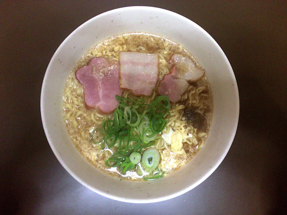 自家製 醤油ラーメン(玉子入)|ばーさんさん