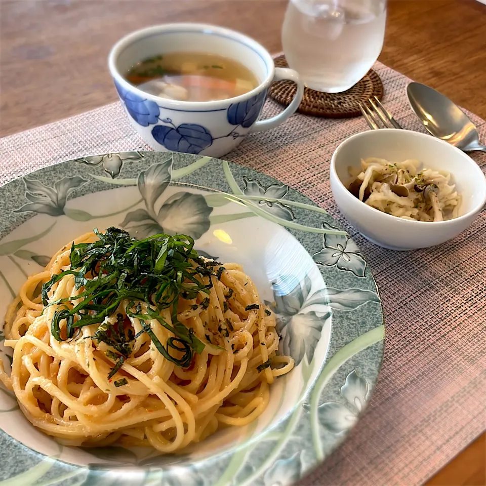 Snapdishの料理写真:明太子スパゲッティ🍝
切干大根としめじのマリネ
豆腐入りコンソメスープ|𓇼 Ⓢ Ⓗ Ⓘ Ⓝ Ⓞ Ⓑ Ⓤ 𓇼さん