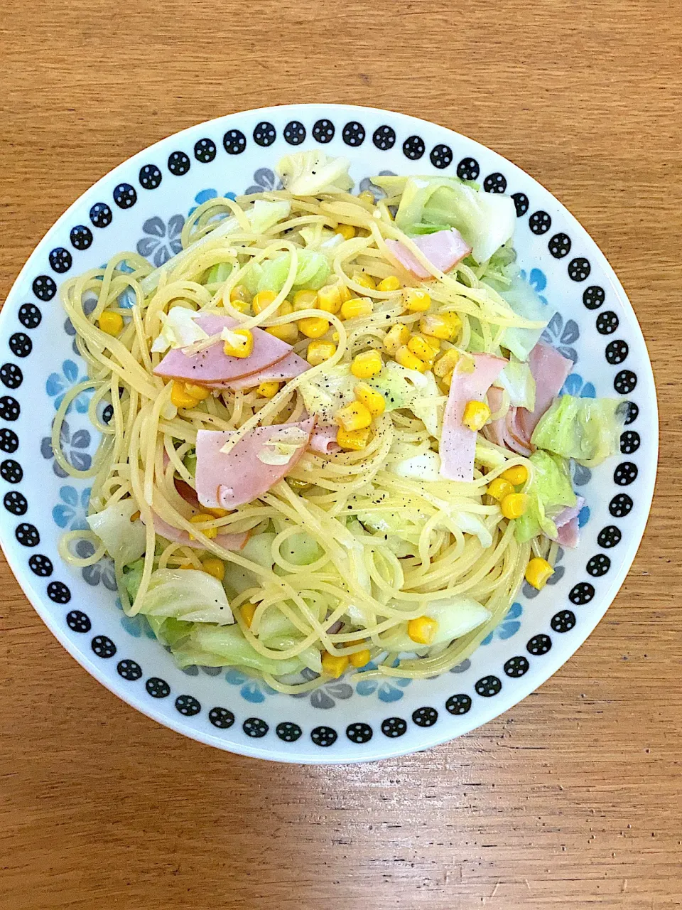 Snapdishの料理写真:キャベツとコーンのパスタ|Take Cさん