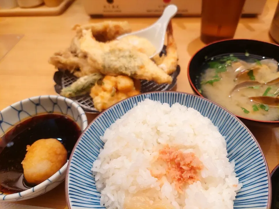 Snapdishの料理写真:特選鶏の天ぷらめしと味噌腕|しあるさん