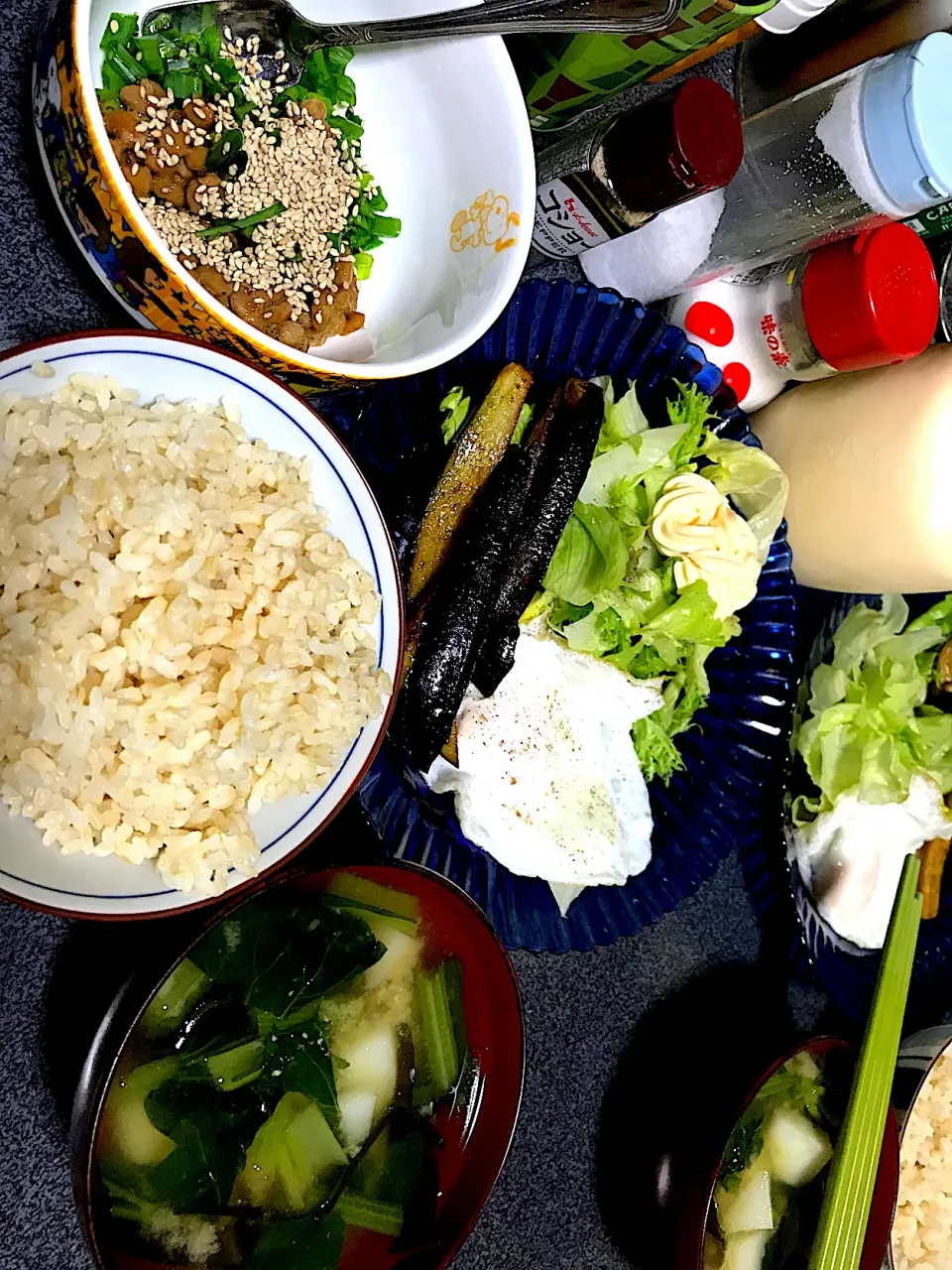 Snapdishの料理写真:油の染みたナス最強！ #夕飯 ロウカット玄米ご飯、小松菜じゃが昆布味噌汁、ねぎゴマ納豆、目玉焼き(ターンオーバーじゃないやつ).、炒め茄子、レタスサラダ(ケンコーマヨネーズ)|ms903さん