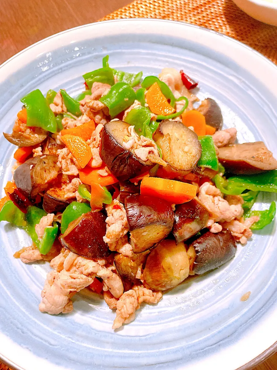 Stir fried pork and vegetables seasoned with oyster sauce|taka-chanさん