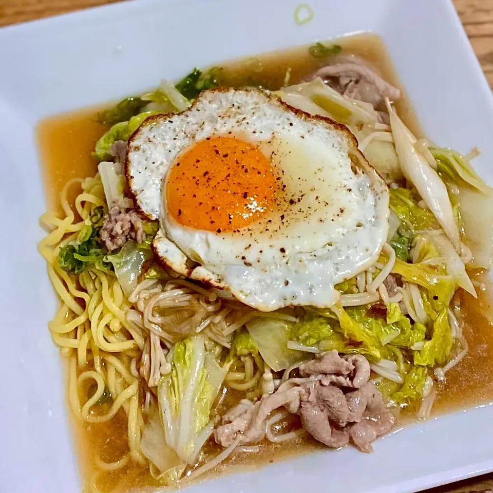 Snapdishの料理写真:羊肉咖喱汁麺(ローメン風)で昼ごはん・・|ばくあんしゃさん