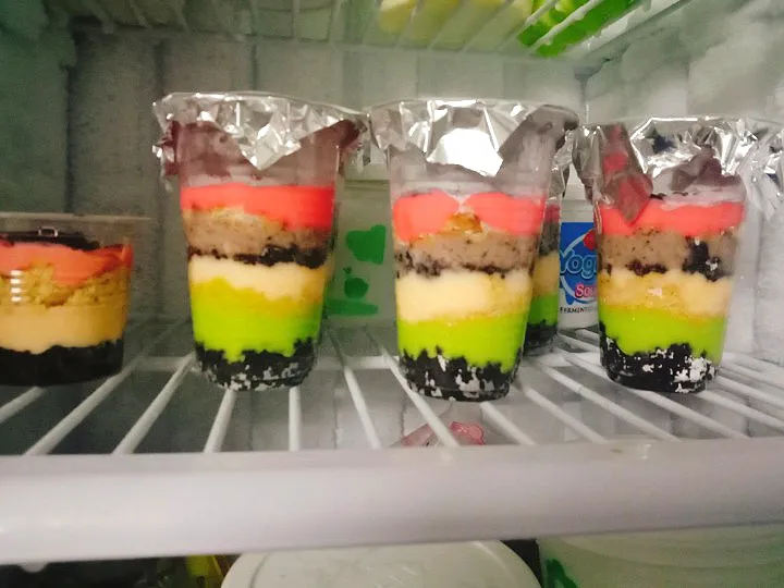 Rainbow Dessert Jar 

#nisahomefood 
#muslimah 
#bangladeshi|Sadia Meherinさん