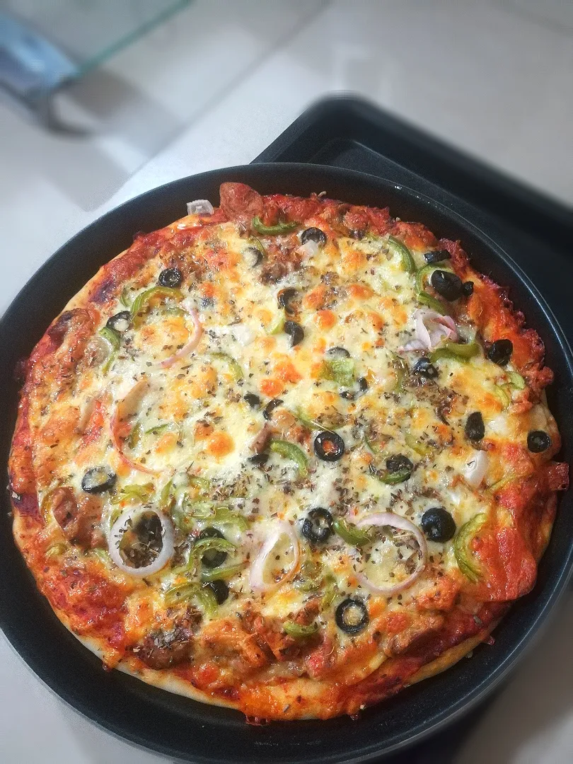 Snapdishの料理写真:Homemade Pizza|TheLazyFoxさん