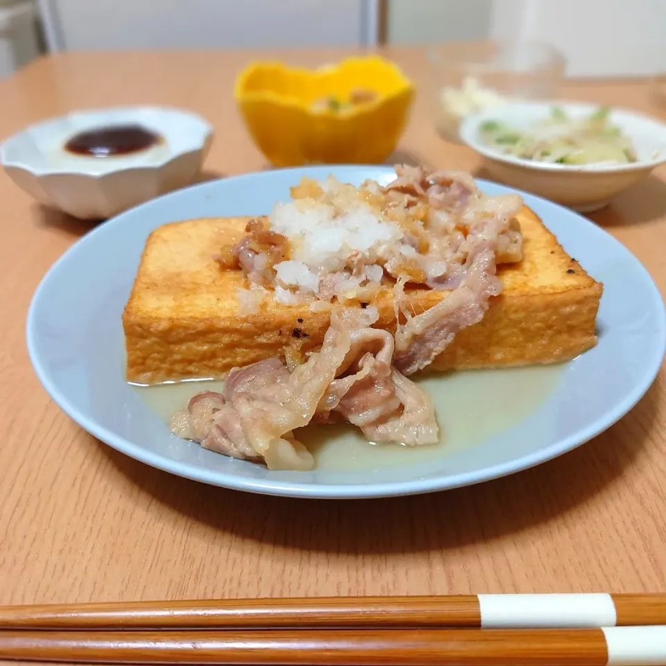 Snapdishの料理写真:【夜ごはん】
肉おろし厚揚げ豆腐
大根田楽
きゅうりと蓮根練り物のピリ辛漬け
ポテトサラダ
きゅうりともやしのナムル|Rie*さん