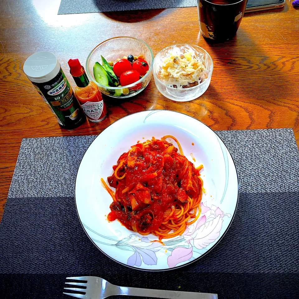 ベーコンと野菜のトマトソースパスタ|yakinasuさん