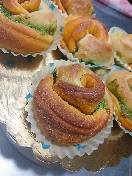 Rose bicolore ripieno con pesto di rughetta|Claudia Musoccoさん