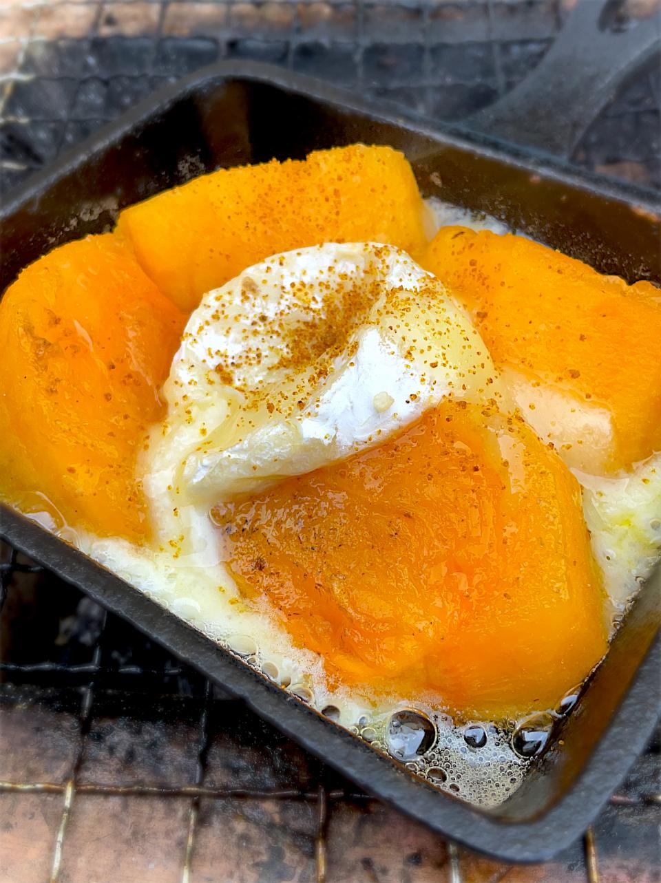 qの のデザート七輪で柿のモッツァレラチーズ焼きwithカレーパウダー 9421beru Snapdish スナップディッシュ Id 0qyija