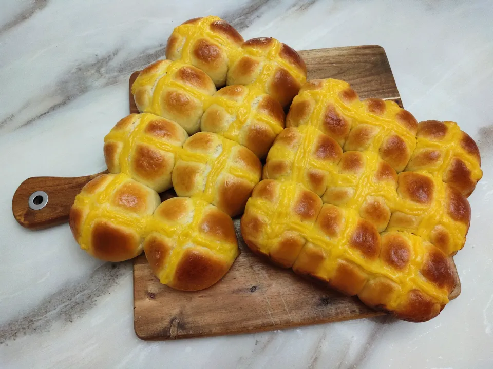 Snapdishの料理写真:Potato bread with custard cream|Jocelyn SETさん