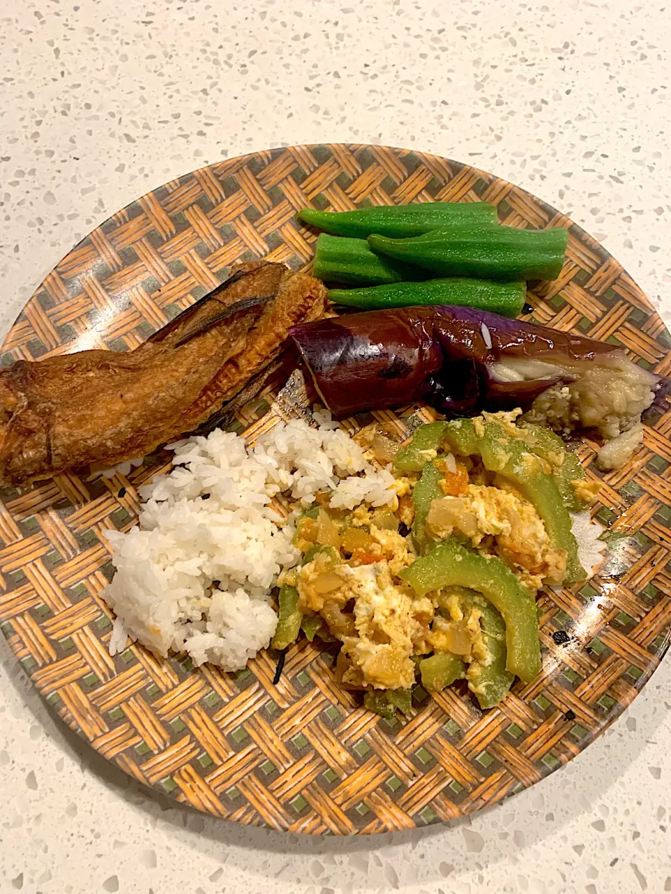 Bittermelon with egg, okra, broiled eggplant and crispy jeprox|🌺IAnneさん