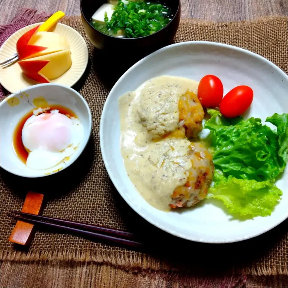 味噌クリームソースで食べる人参バーグ|真希さん