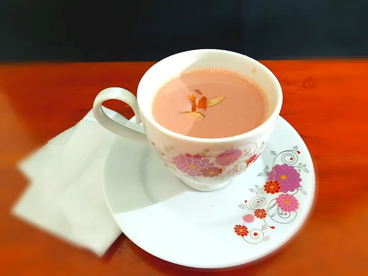 Kashmiri pink tea|ahmed alboratさん