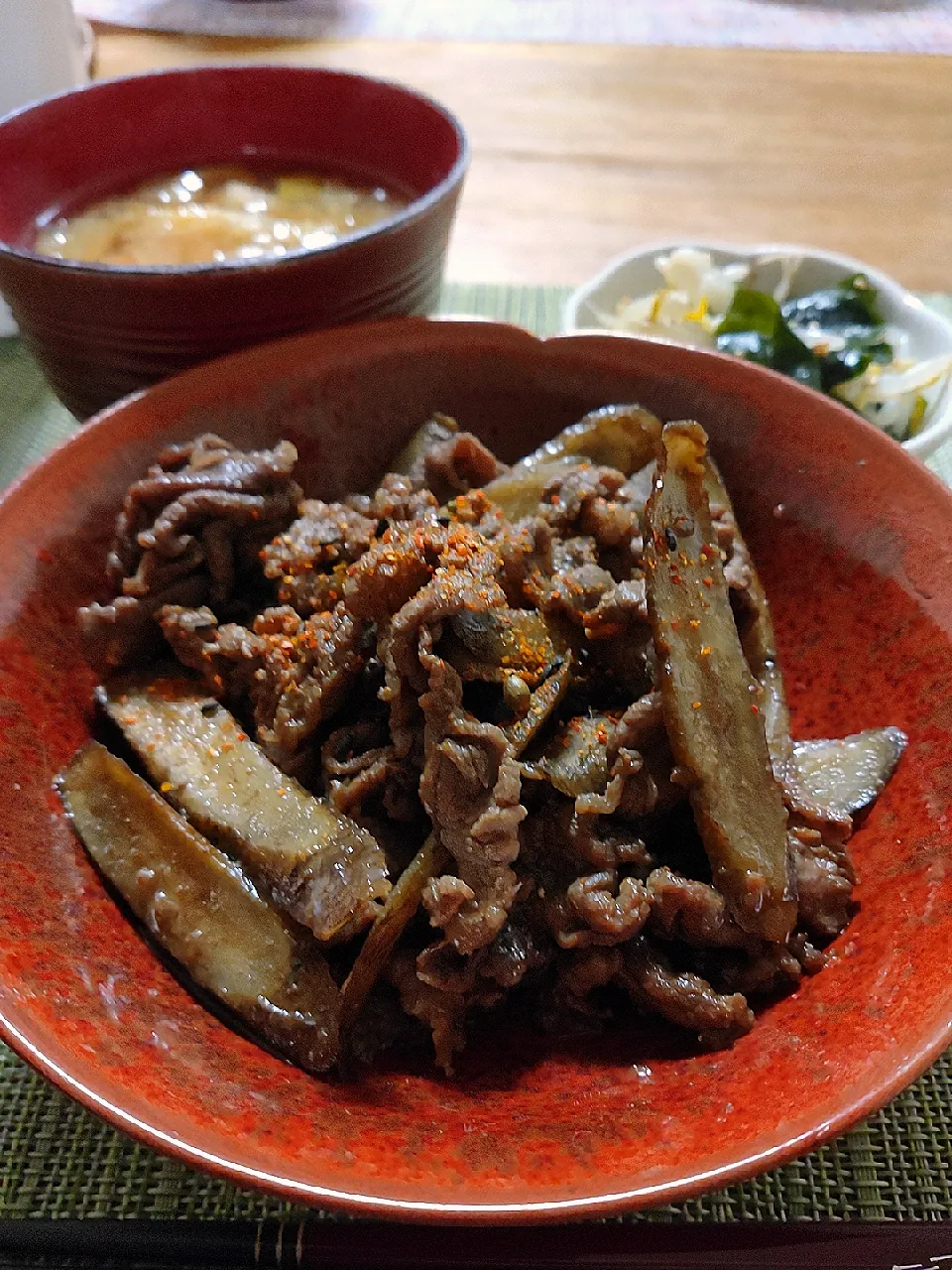 牛肉のしぐれ煮
もやしとわかめのナムル
味噌汁|ちょびんさん