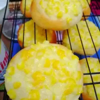 Snapdishの料理写真:Sweet corn cream bread
ขนมปัง​หน้าครีมข้าวโพด
หอม​ หวาน​ มัน​ นัว
สนใจ​สั่งซื้อ​ได้ที่
Fb​ Bake.fresh.oven
IG​ Bakefreshoven|Bake.fresh.oven​さん