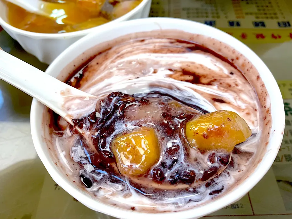 Black glutinous rice with coconut milk and taro|skyblueさん