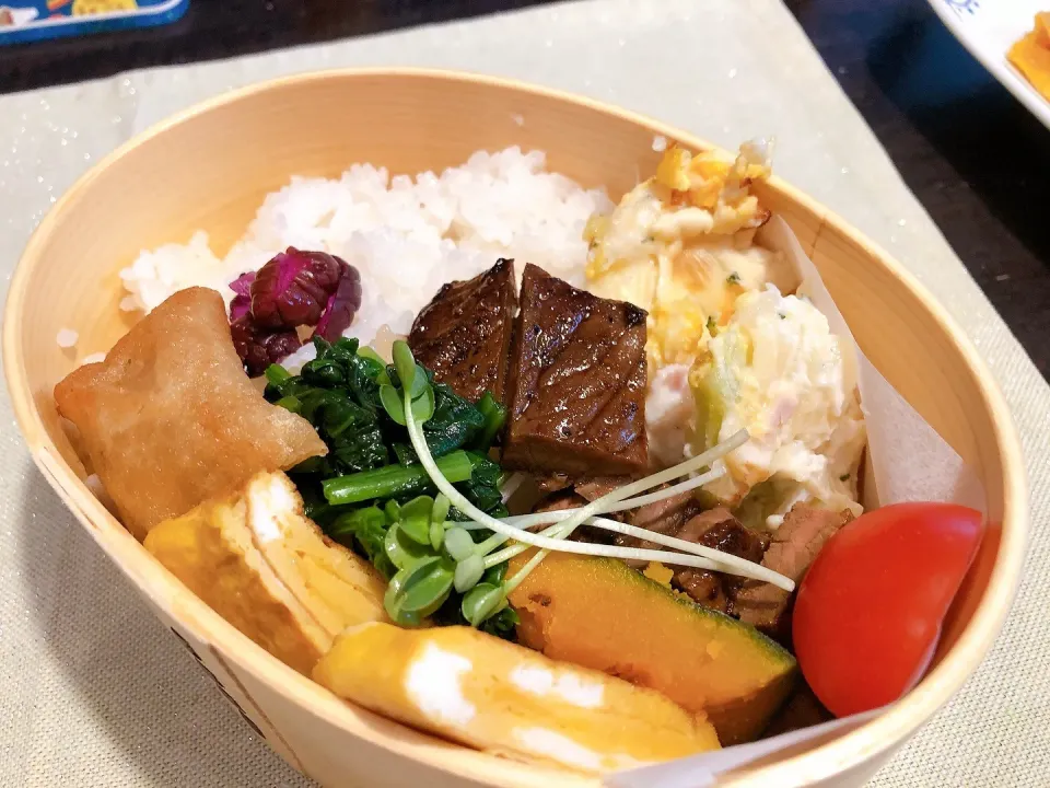 Snapdishの料理写真:ステーキ弁当|ゆきだるまさん