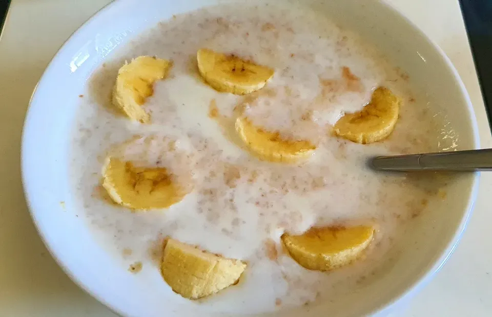 Snapdishの料理写真:Breakfast oatmeal bananas 🍌 vanilla extract 🥰🤗Good Morning🙆‍♀️🙋‍♀️🌻✌|🌷lynnlicious🌷さん