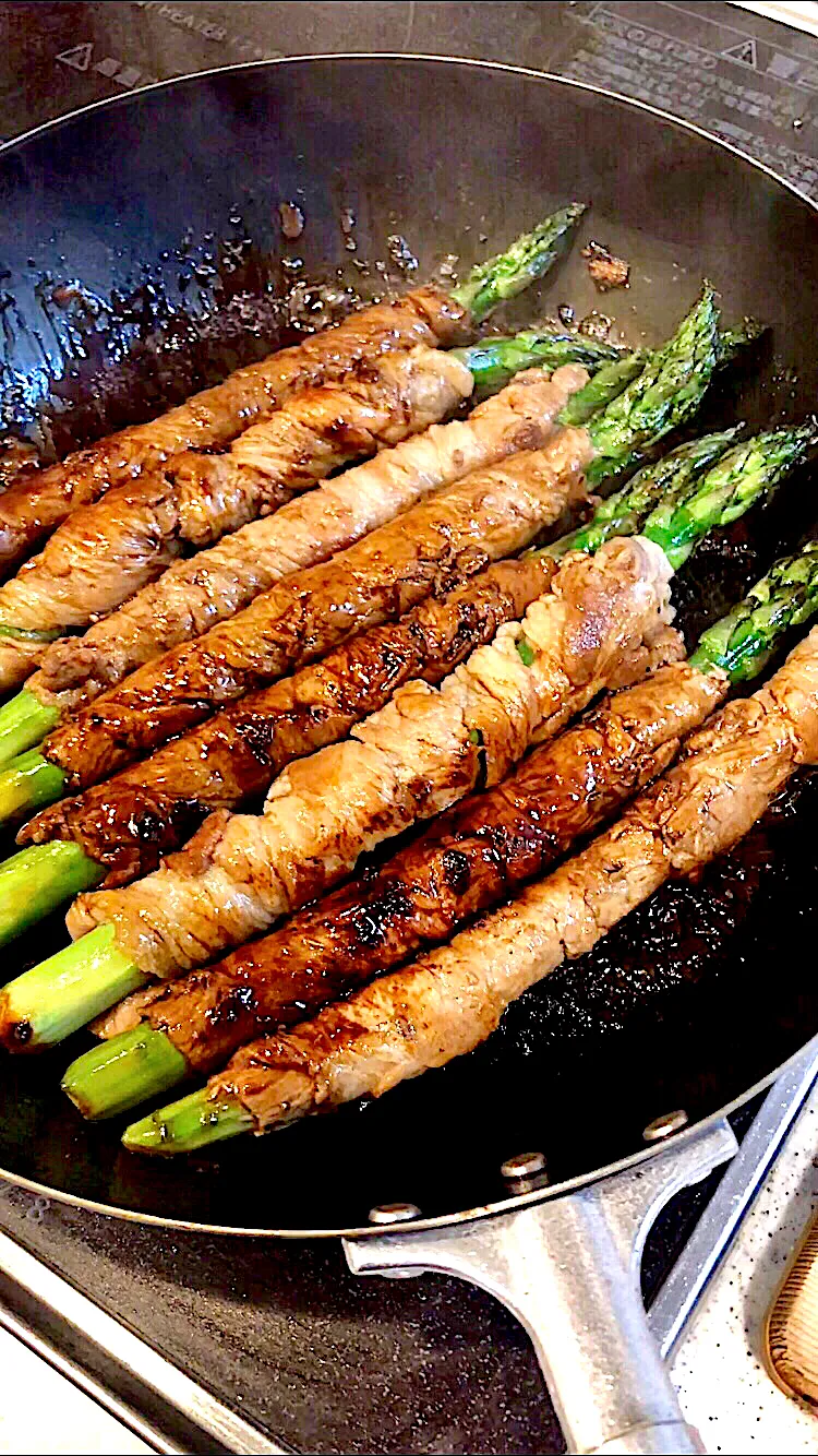 今半のすき焼きタレでアスパラの肉巻き|ガク魁‼︎男飯さん