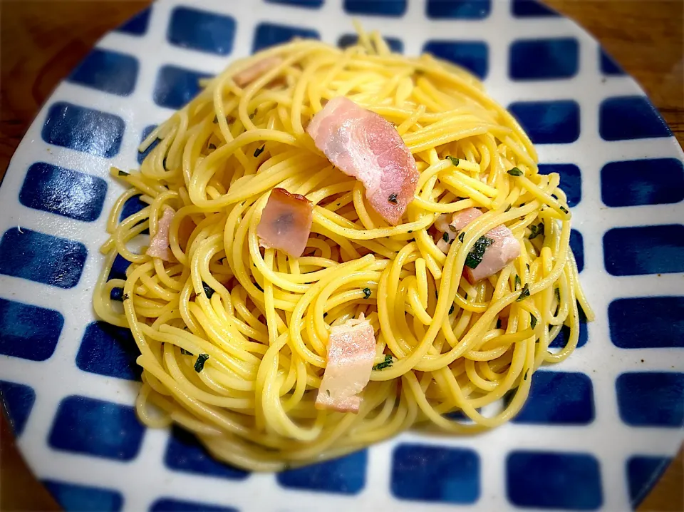 大葉とベーコンのバター醤油パスタ|名状しがたいゴミムシのようなものさん