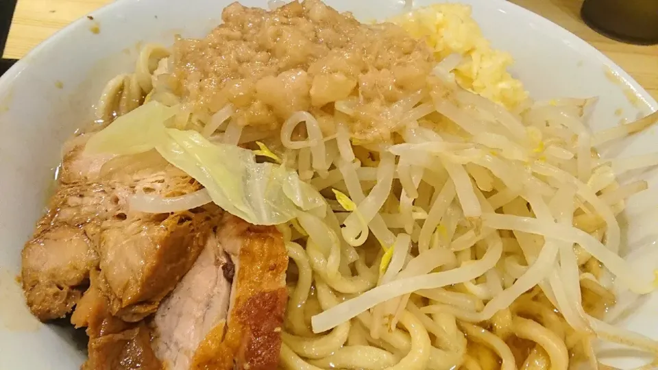 【2021年7月創業】
ラーメン緑山
ラーメン麺少なめ
（麺250g、760円）
＋にんにく（無料）
＋背あぶら（無料）
@高島平12分
（赤羽から自転車35分）
21250|大脇さん