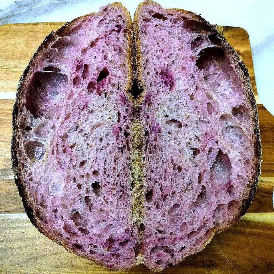 Purple sweet potato sourdough|Jocelyn SETさん