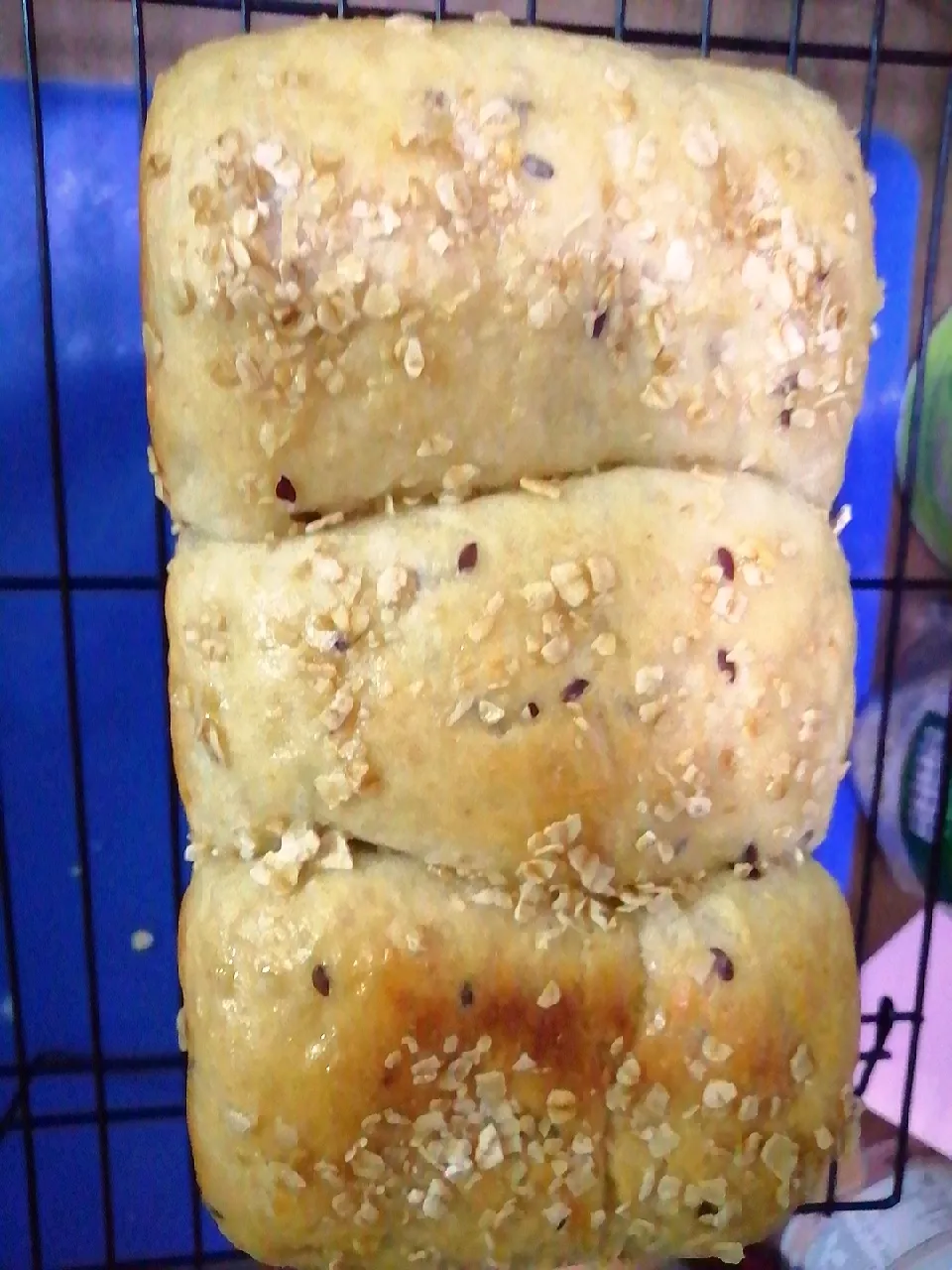 Honey Oatmeal bread filling glanolaberry - glanola cinnamon -​ flax seed - sesame
สนใจ​สั่งซื้อ​ได้ที่
Fb​ Bake.fresh.oven
IG​ Bakefreshoven​|BakeFreshOvenさん