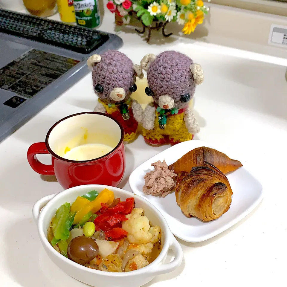 Snapdishの料理写真:お昼ごぱん(・∀・)|chagashiさん