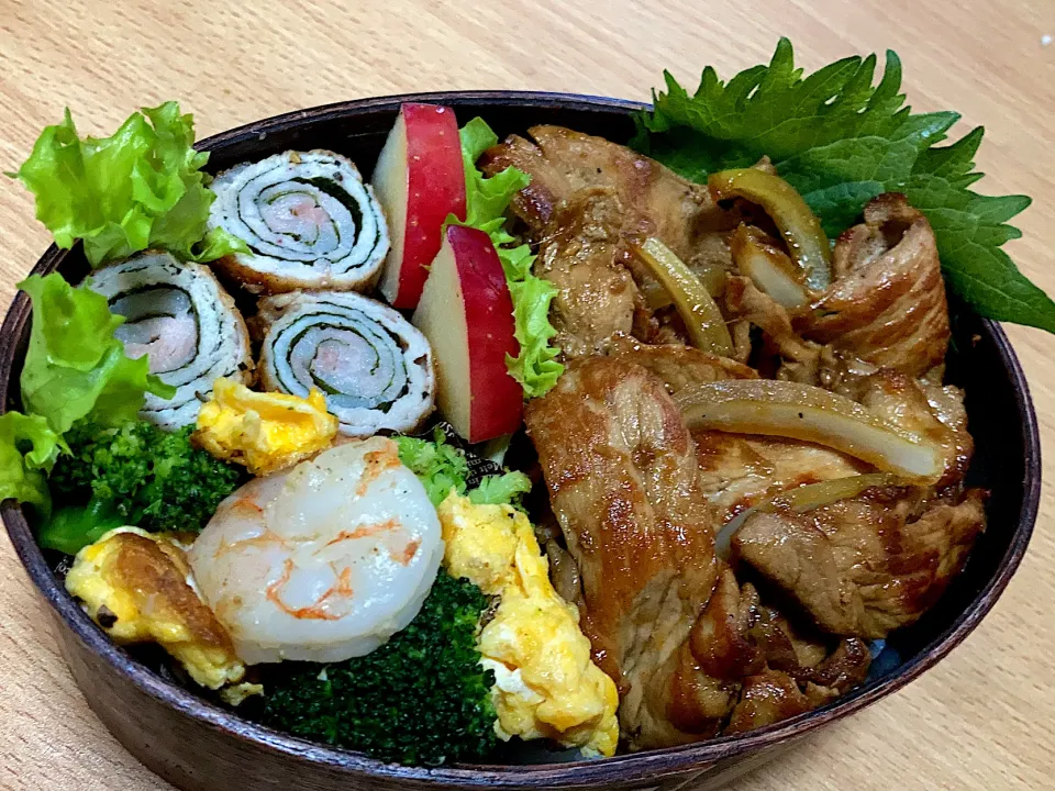 Snapdishの料理写真:豚の生姜焼き弁当|ちかちかさん