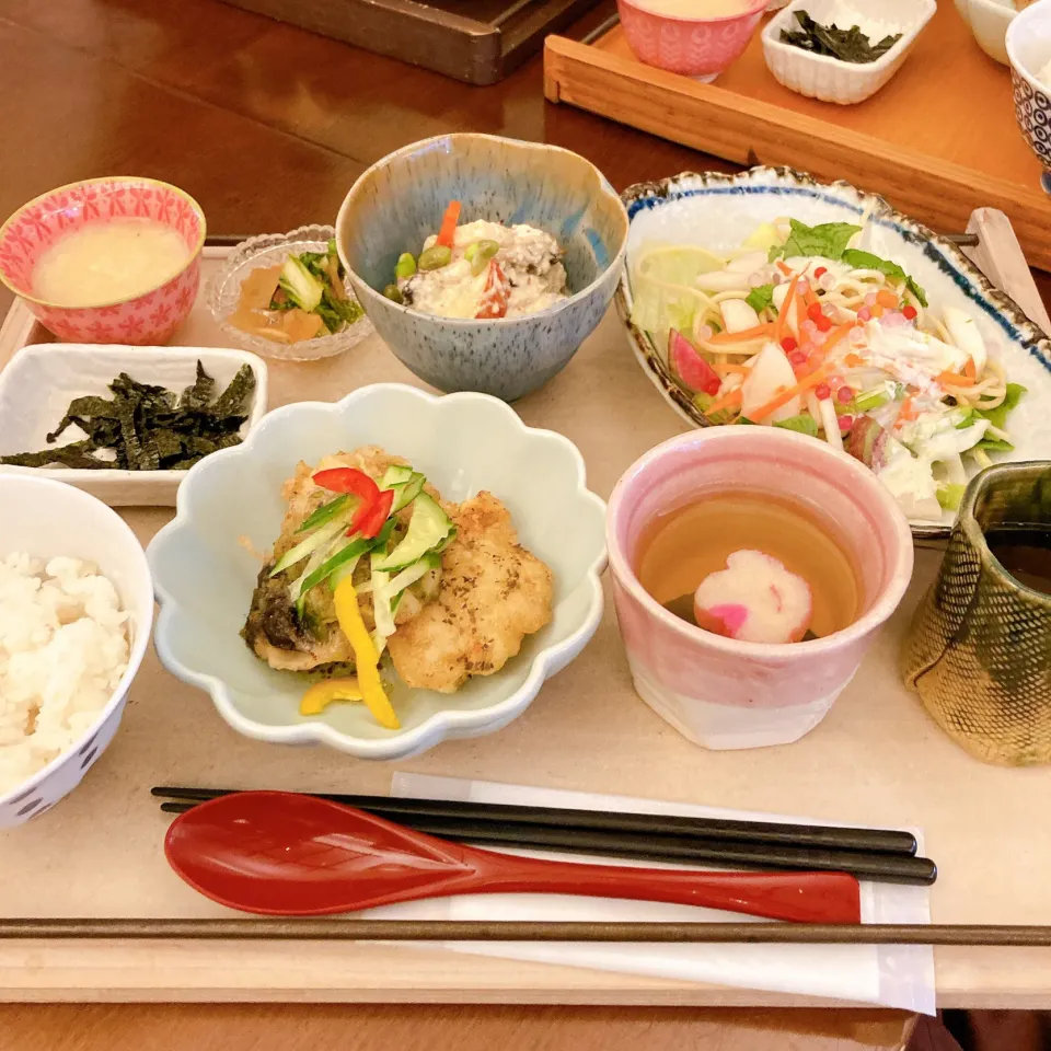 カブ・大根・ほうれん草のわさびパスタ　サラダ🥗りんごと里芋の白和え🍎鶏肉　　椎茸ピーマンのバジル天ぷら🫑|ちゃみこさん